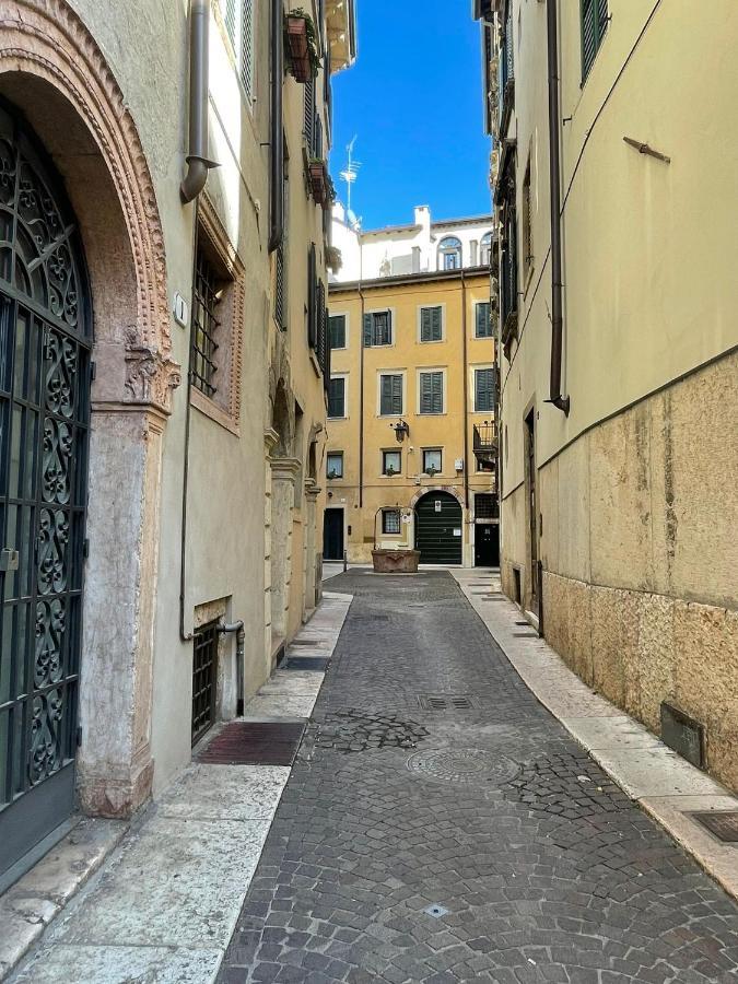 Magnolia Home - Piazza Delle Erbe Vérone Extérieur photo