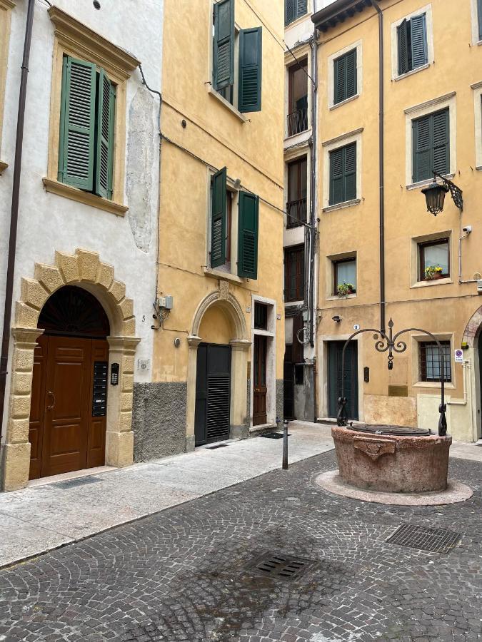 Magnolia Home - Piazza Delle Erbe Vérone Extérieur photo