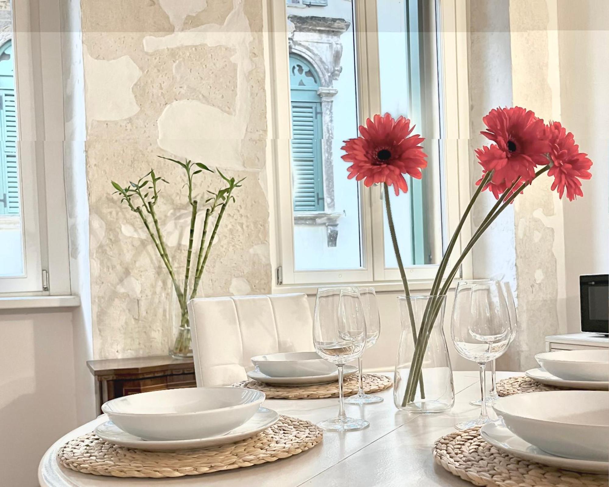 Magnolia Home - Piazza Delle Erbe Vérone Extérieur photo